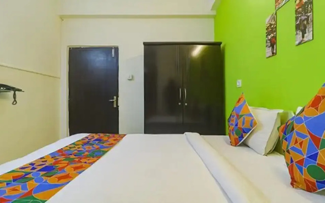FabHotel Broholic