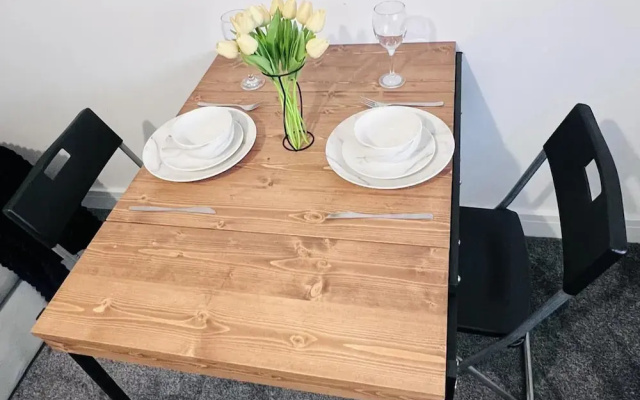 Luxury 2-bed Apartment Lindley Huddersfield