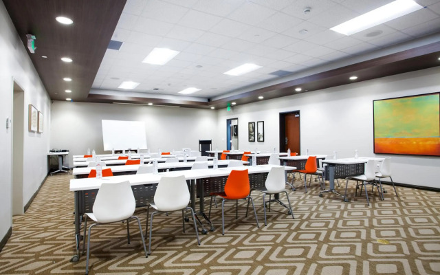 Redac Gateway Hotel In Torrance