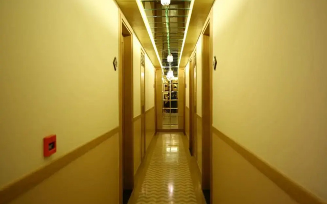 The IC's Hotel
