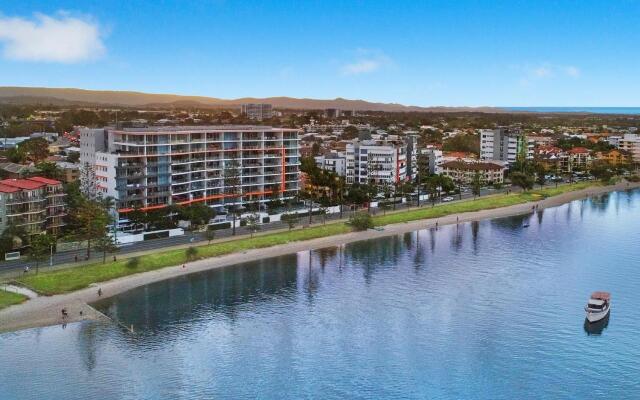 Silvershore Apartments on the Broadwater