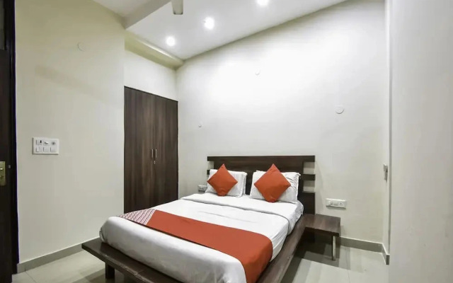 Hotel Lords By OYO Rooms