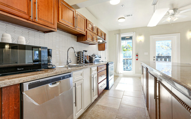 Fully Furnished Condos Near St Charles