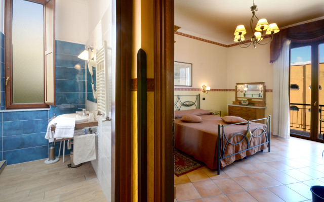 Pinto Storey Hotel
