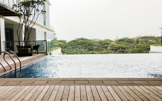 Spacious and Artsy Studio Apartment at Brooklyn Alam Sutera