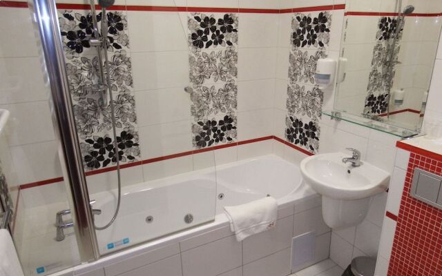 Hotel Rytwiany Nowy Dworek