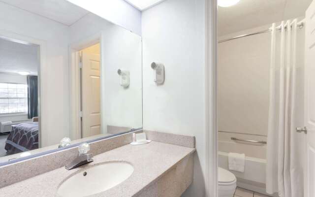 Super 8 by Wyndham Kingston