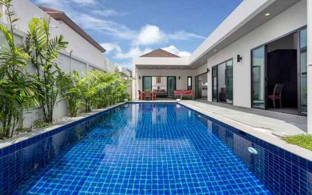 Large 3BR Villa with Big Pool by Intira