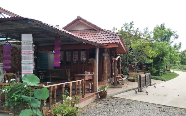 Ruean Ploysrirung Boutique Resort