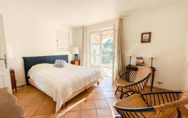 Belle villa Tropézienne/calme/piscine/3mn du centre