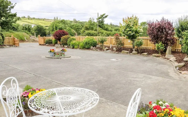 Whispering Willows - The Bungalow