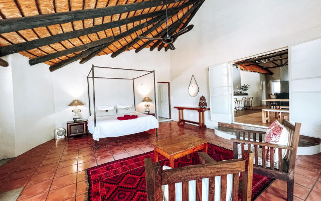 24 Degrees Self-Catering