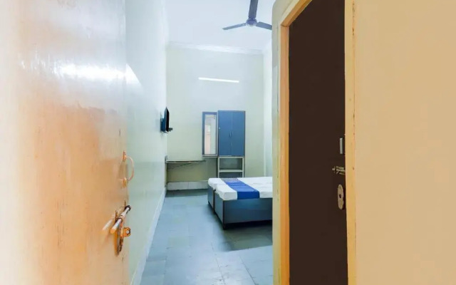 Spot On 75390 Bhavani Rest Rooms