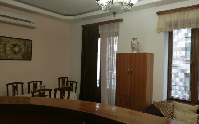 Penthouse in the City center with BBQ terrace