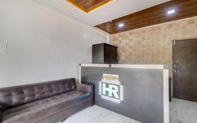 Royal Rest Rooms by OYO Rooms