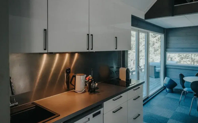 Mavens Kustnära Stugor