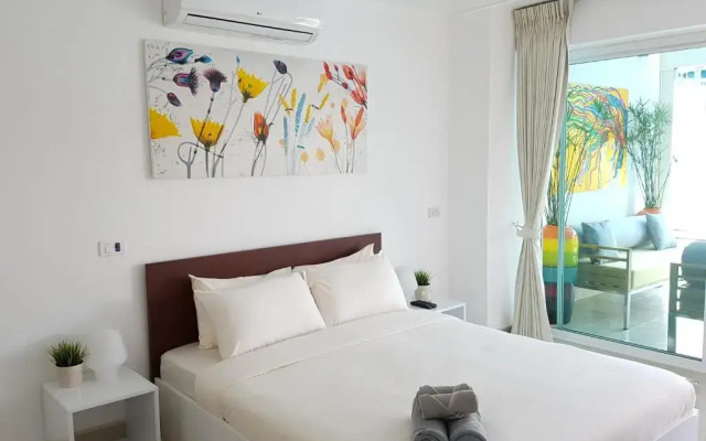 Beachside 3-bedroom Townhouse w Private Pool at 70 Meters From Beach