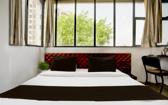 OYO 16952 Easy Stay