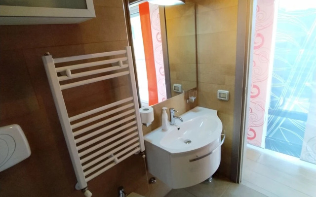 Nice Apartment Close Metro C - Mirti