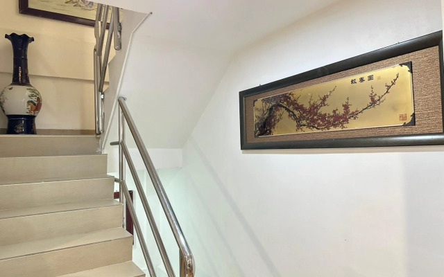 Longzhu Guesthouse