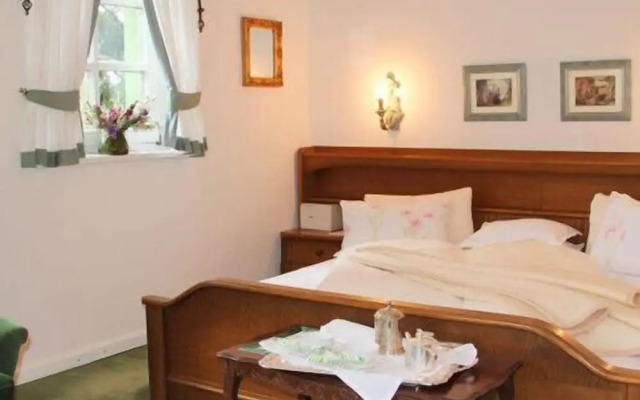 Dietrichsteinerhof Apartments & Rooms
