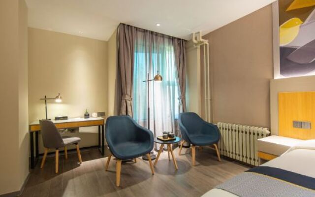Homeinn Selected Hotel (Jinan Honglou Impression City Shandong University)