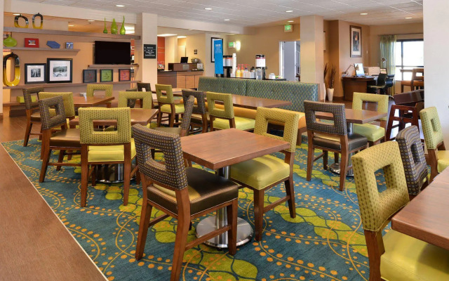 Hampton Inn Portland East