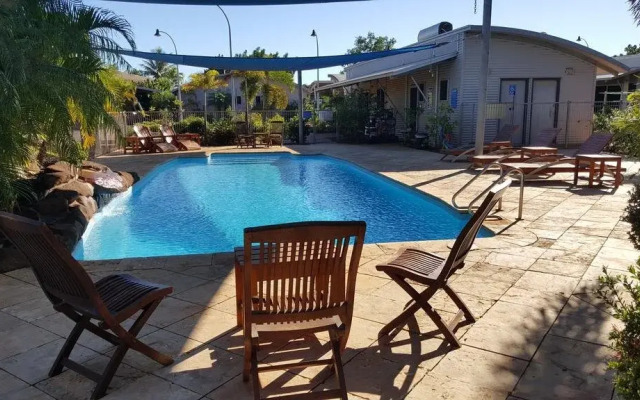 Samson Beach Chalets