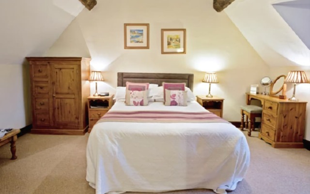 The Crown Country Inn