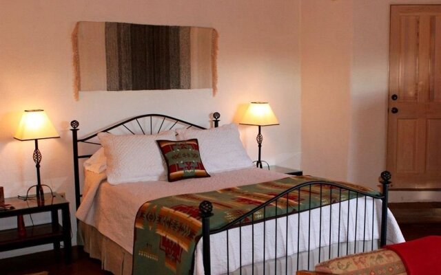 Cottonwood Inn Bed & Breakfast