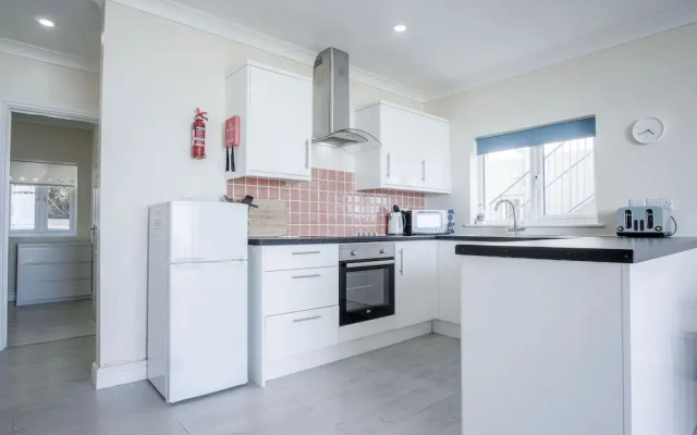 Dunes End - 2 Bedroom Apartment - Pendine