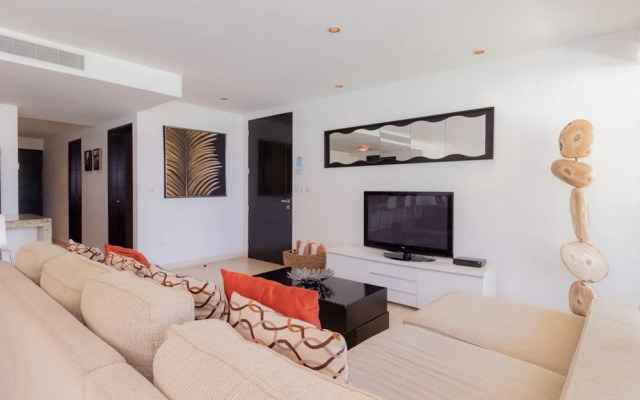 Elements Garden House 21 2 Bedroom Condo by RedAwning