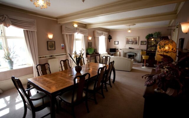 Fines Bayliwick Hotel