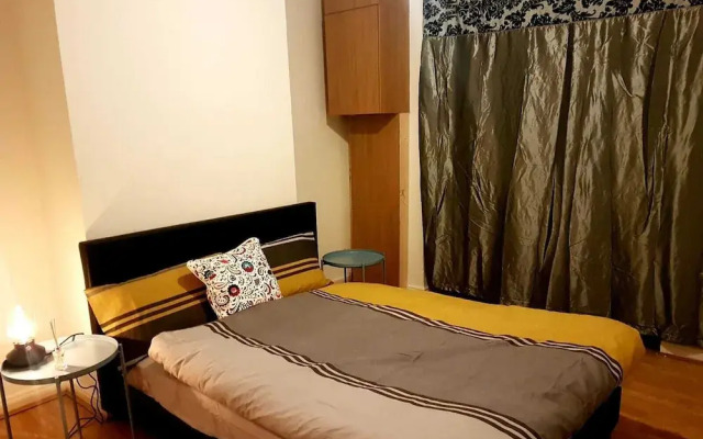 Budget House In Gants Hill