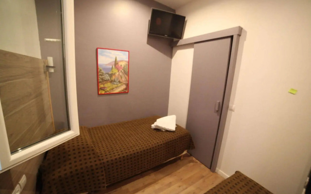 Evelia Hotels