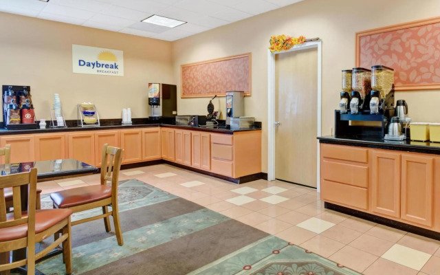 Days Hotel & Conference Center by Wyndham Methuen MA