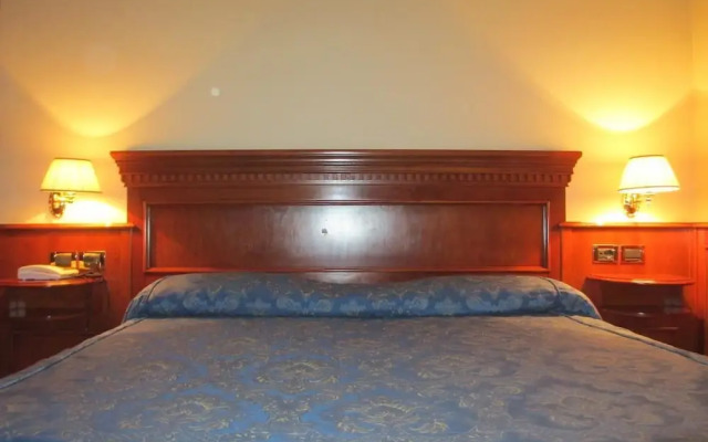 Larissa Inn