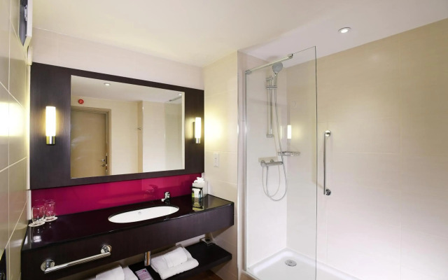 Lancaster Hotel