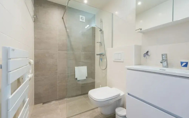 Studio on 4th Floor for Family