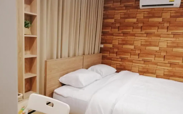 White House Hostel