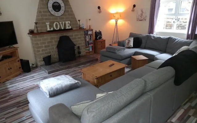 Snowdonia-3bedroom-2 Bathroom-petfriendly-garden