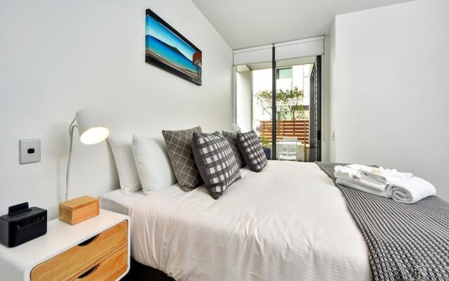 QV Central Harbour Apartment - 684