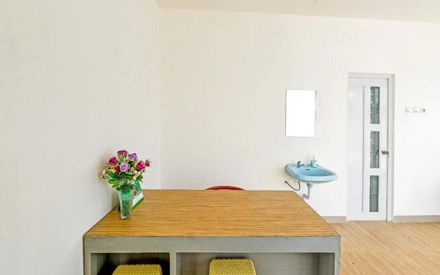 OYO 90898 Hotel Top Jaya