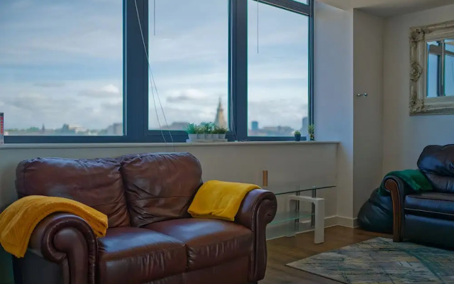 2 Bedroom Central Apartment With Parking