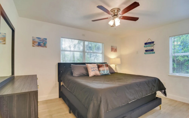 Pet-friendly Gulfport Home: Walkable Location!