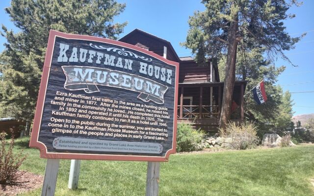 Western Riviera Lakeside Lodging