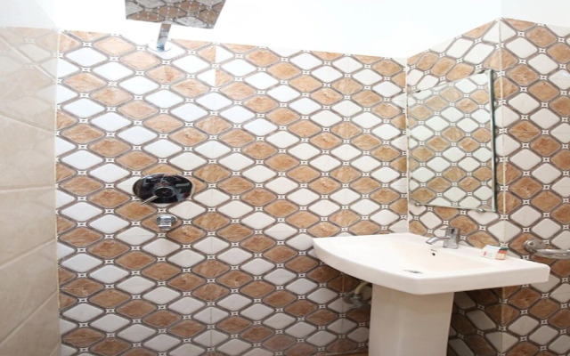 Oyo 22652 Sehmi'S Best Rest Inn