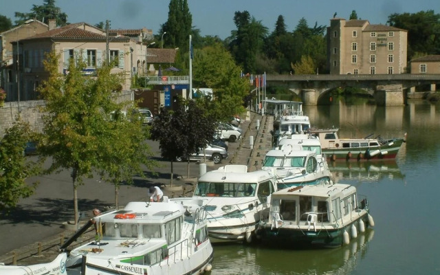 Les Trois Lys