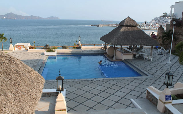 Villas del Palmar Manzanillo with Beach Club