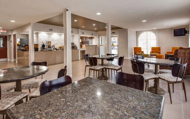 SureStay Hotel by Best Western Alexandria Airport